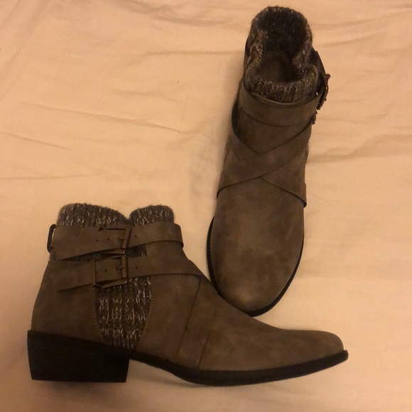 Grey Buckled Booties - Picture 4 of 7